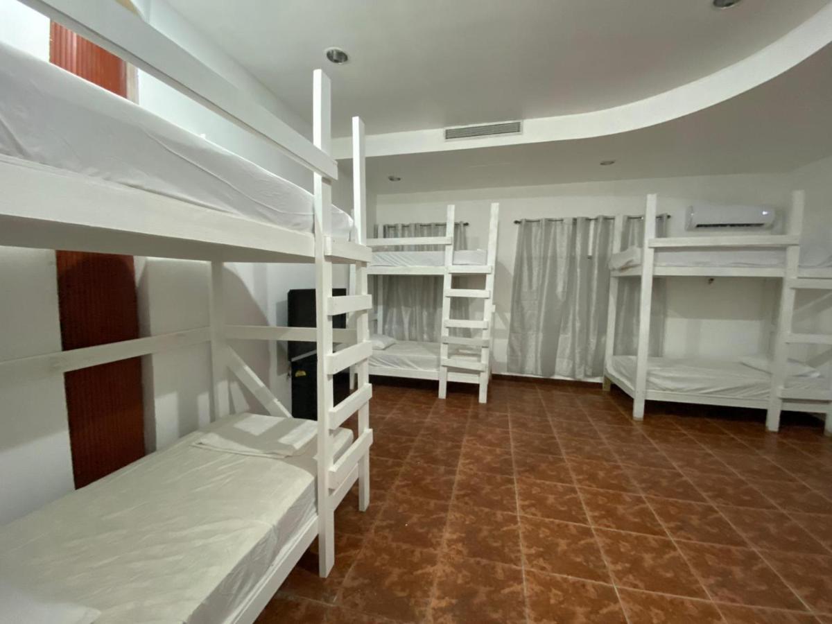 Beach Dorms San Juan Exterior photo